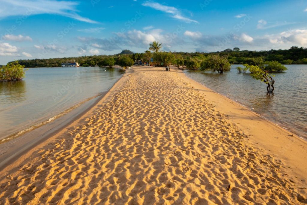 paraíso escondido na Amazônia com um Lago Verde